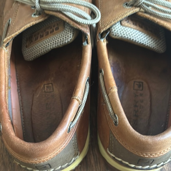 Sperry Tan Boat Shoes with White Laces and Non-Marking Soles - Picture 7 of 8